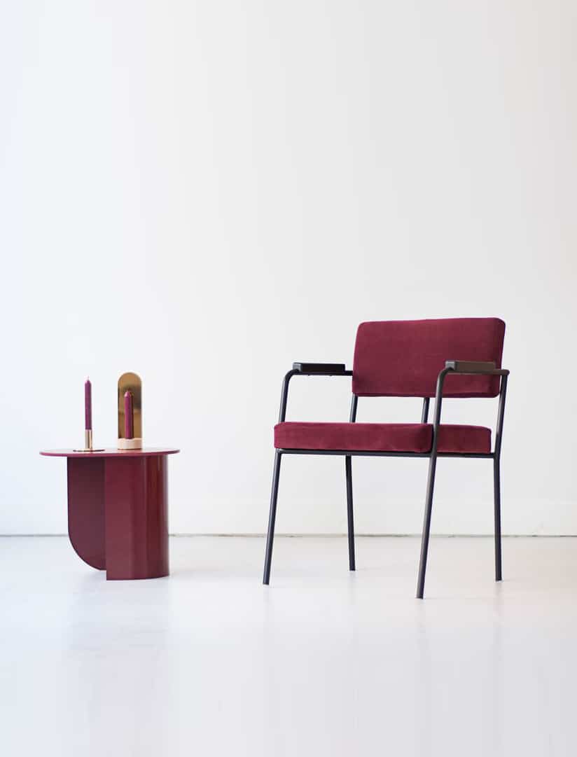 Artsy_maroon_poltrona